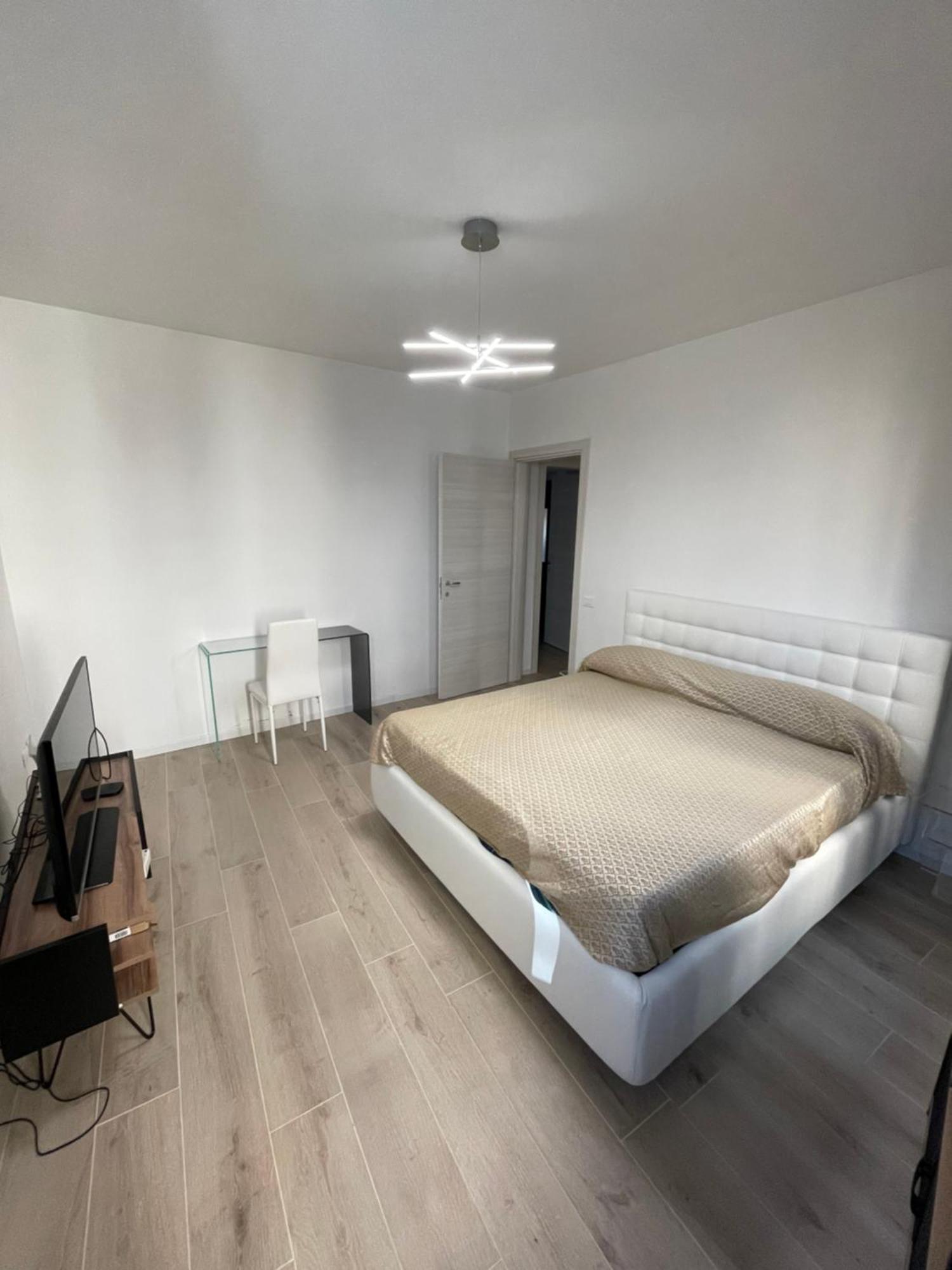 Domus Apartment *